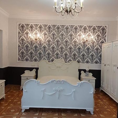 Дом 8 Apartment Tbilisi Bagian luar foto