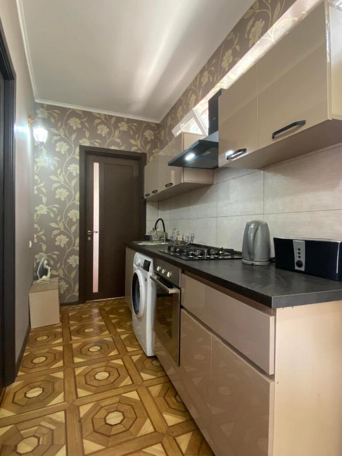 Дом 8 Apartment Tbilisi Bagian luar foto